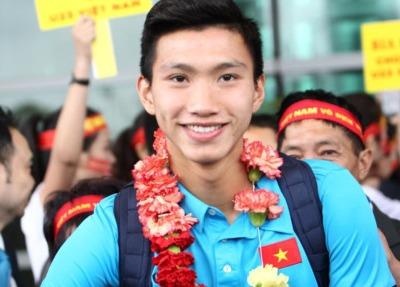 Thai Binh: Un tac nhieu km duong chao don hotboy U23 Doan Van Hau hinh anh