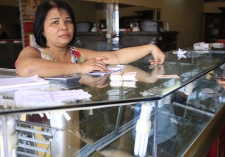 Mau nghi pham cuop tiem vang chay day duong hinh anh