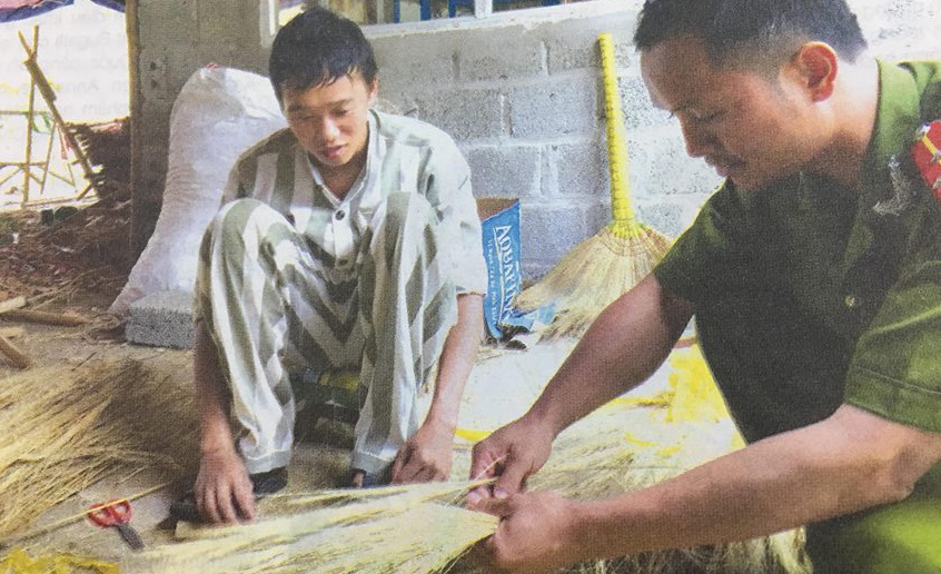 Toi do me doc sach thanh hien hinh anh