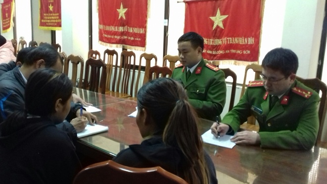 Giai cuu 2 phu nu Campuchia suyt bi lua ban sang Trung Quoc hinh anh