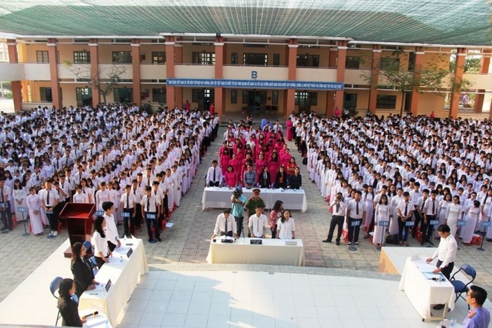 Phien toa gia dinh thu hut gan 2.000 hoc sinh hinh anh