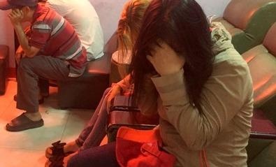 Dot kich co so massage kich duc gan chuong bao dong hinh anh
