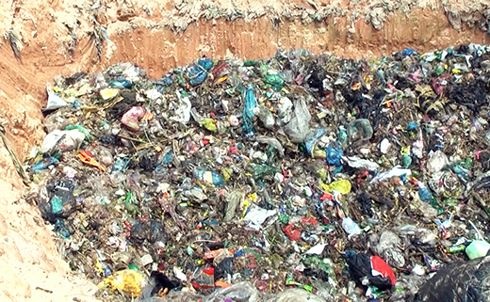 chon giau 40.000 tan rac 'song' anh 2