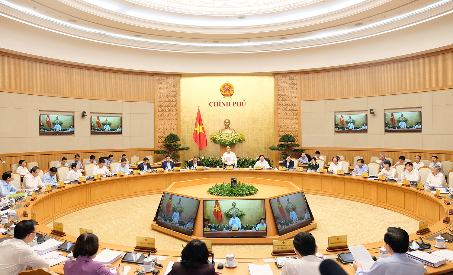 Thu tuong Nguyen Xuan Phuc anh 2