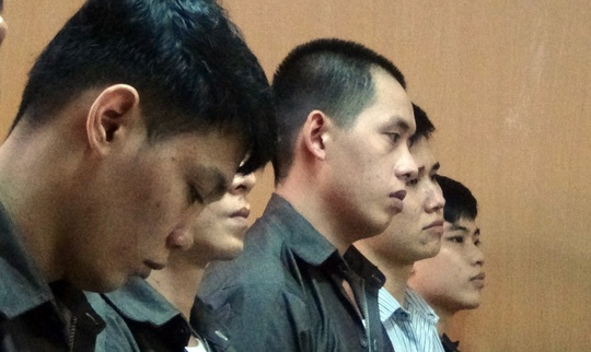 Tướng cướp ngất xỉu khi tuyên tử hình ảnh 1 Tuong cuop ngat xiu khi tuyen tu hinh anh 1