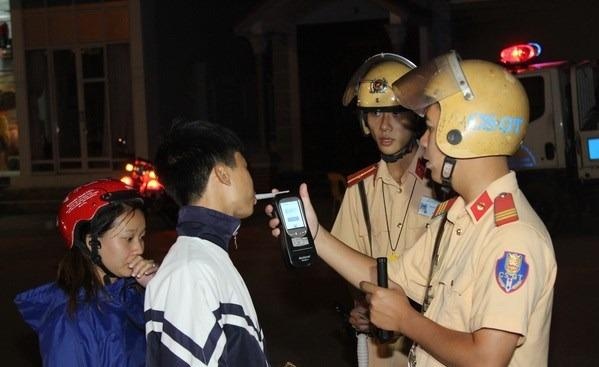 Mo 3 dot cao diem tuan tra, xu ly vi pham nong do con tren toan quoc hinh anh
