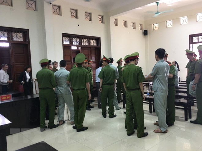 Tu hinh 6 bi cao trong duong day buon hon 5.000 banh heroin hinh anh