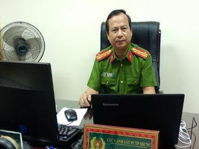 Pho cuc truong C50 chet trong phong lam viec hinh anh