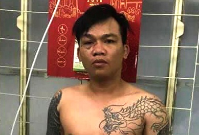 giat day chuyen cua nhan vien lanh su quan Nga anh 1