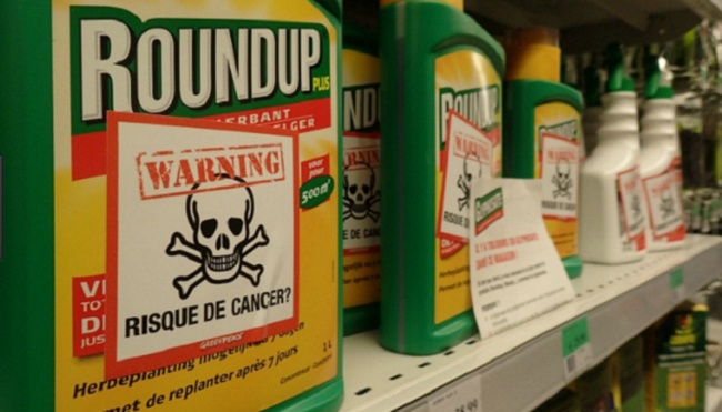 Nguoi dan ong tu vong nghi bi ep uong thuoc doc? hinh anh