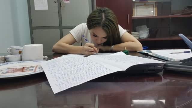 Khoi to 'hot girl' chuyen gioi moi gioi ban dam hinh anh