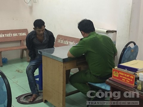 Lai oto bat 2 ten cuop giat anh 1