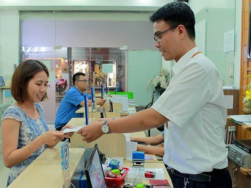 Cán bộ làm thêm giờ ảnh 2 Can bo lam them gio anh 2