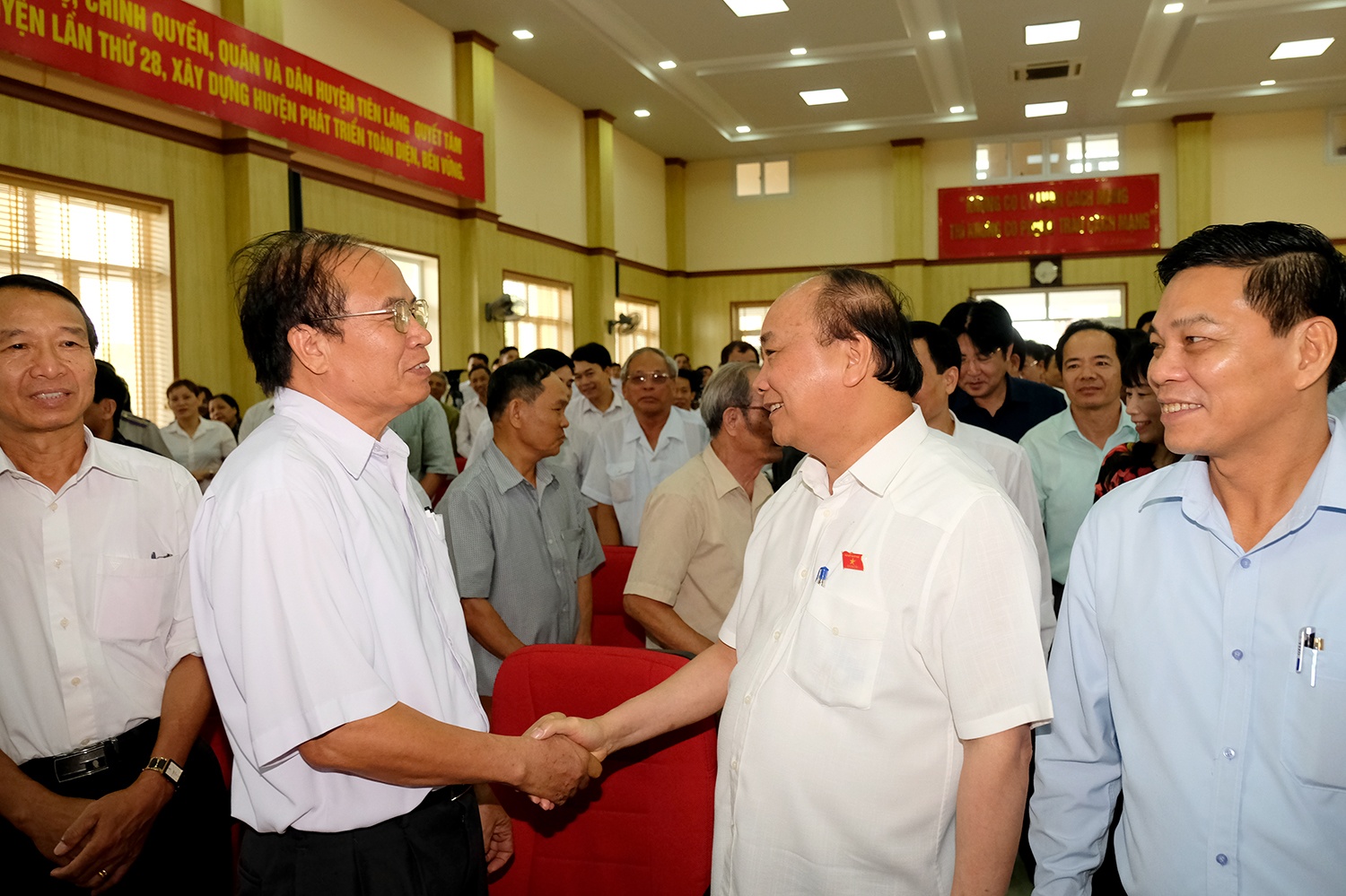 Thu tuong Nguyen Xuan Phuc anh 1