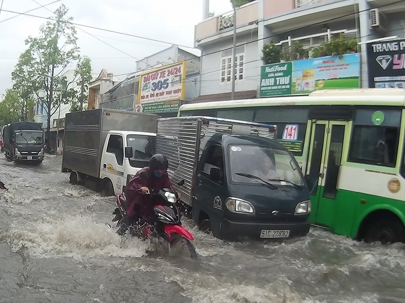 Chong ngap o TP.HCM, cang ban cang ‘bi’ hinh anh