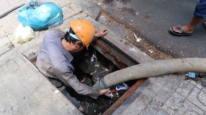 Chu tich HDND TP.HCM nghen loi voi tam su nhoi long cua nguoi moc cong hinh anh