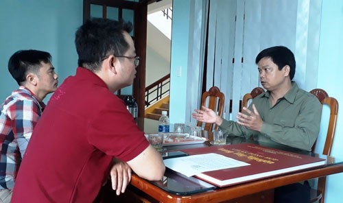 Bi thu huyen 'vi hanh', cap duoi vao ne nep hinh anh