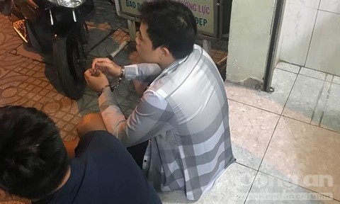 bắthai tên cướp giật điện thoại ảnh 2 bathai ten cuop giat dien thoai anh 2