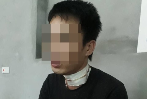 lái xe taxi bị cứa cổ ảnh 1 lai xe taxi bi cua co anh 1