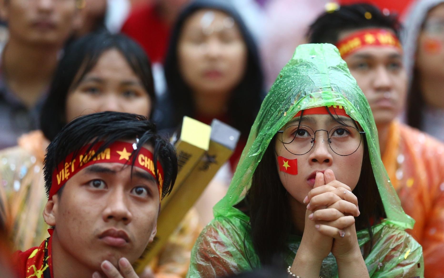 Hang trieu co dong vien lang nguoi sau loat penalty can nao hinh anh