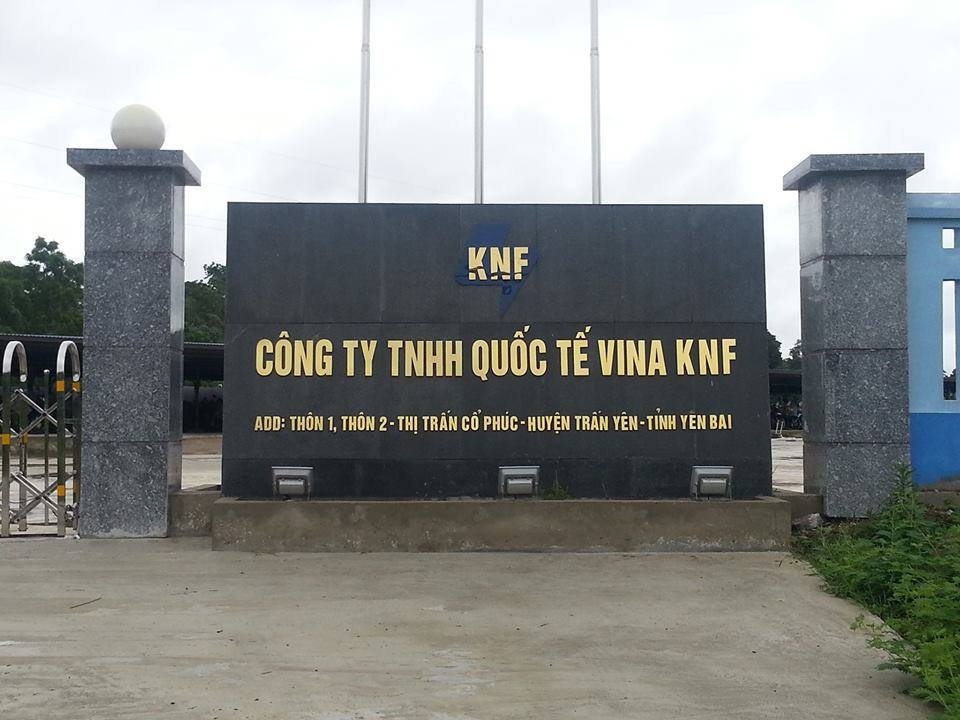 Hang chuc cong nhan phai nhap vien do ngo doc khi hinh anh