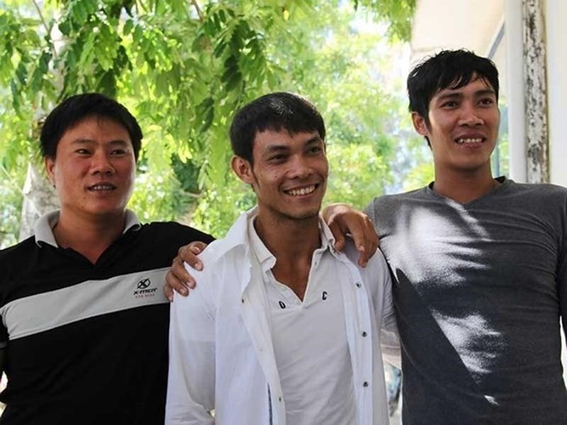 Đi vệ sinh dính oan tội cướp ảnh 1 Di ve sinh dinh oan toi cuop anh 1