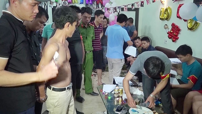 Dot kich 'bua tiec da', pha vo vo boc cua mot doanh nhan hinh anh
