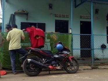 Nguoi phu nu nghi bi nhan tinh xong vao tro danh tu vong hinh anh