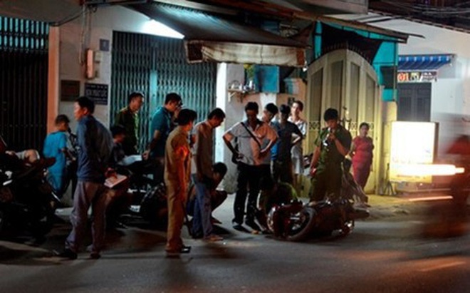 Ga nghien dam chet 'tinh dich' khi dang cho ly hon vo hinh anh