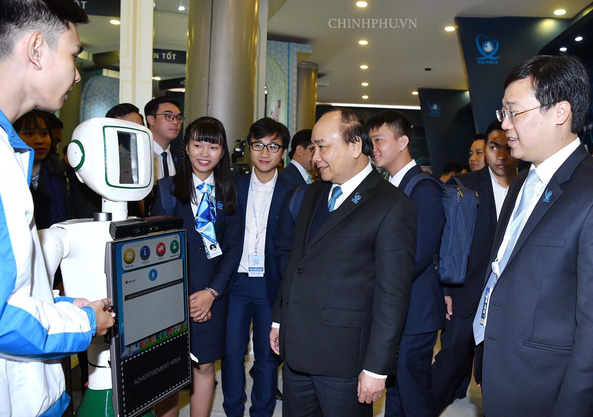 Thủ tướng Nguyễn Xuân Phúc ảnh 2 Thu tuong Nguyen Xuan Phuc anh 2