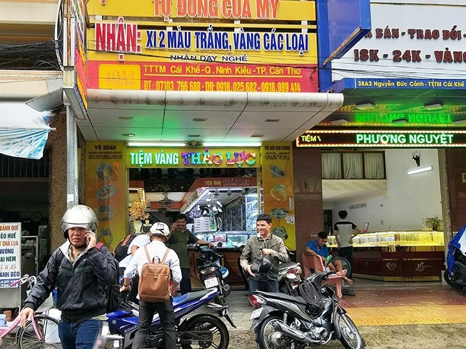 Đổi USD như anh thợ điện  ảnh 1 Doi USD nhu anh tho dien anh 1