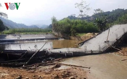 Sap cau thien nguyen tai Yen Bai anh 1