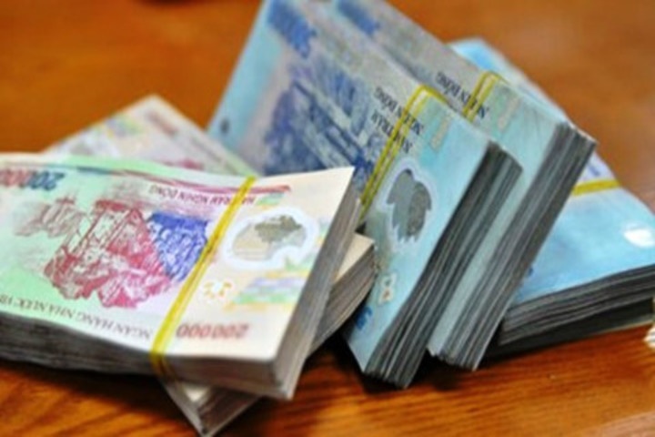 Bat truong cong an xa hua xin viec voi gia 350 trieu hinh anh