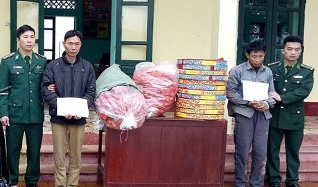 vận chuyển hơn 100 kg pháo lậu ảnh 1 van chuyen hon 100 kg phao lau anh 1