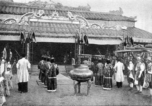 vua chua an tet anh 3