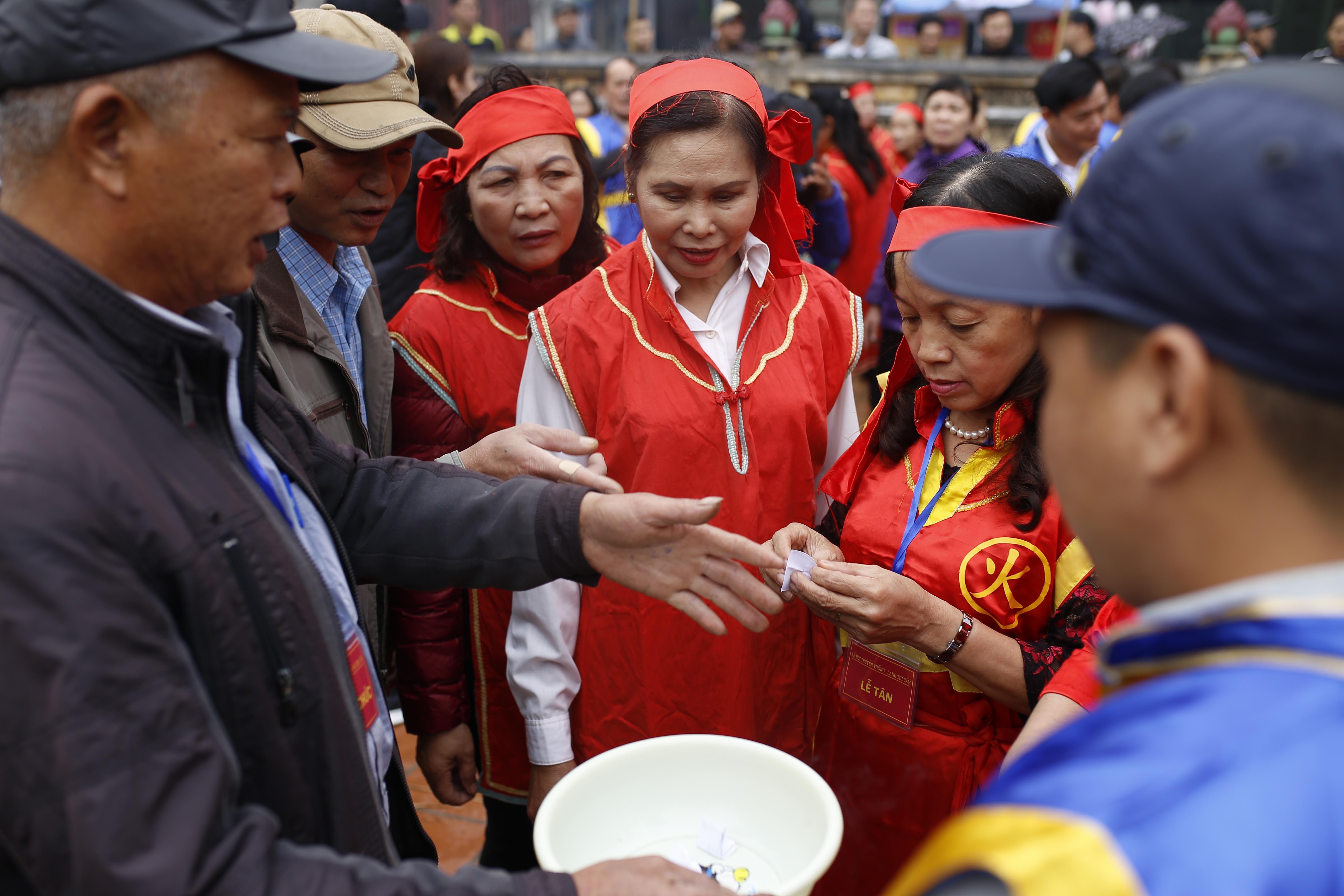 le hoi thoi com thi lang Thi Cam anh 2