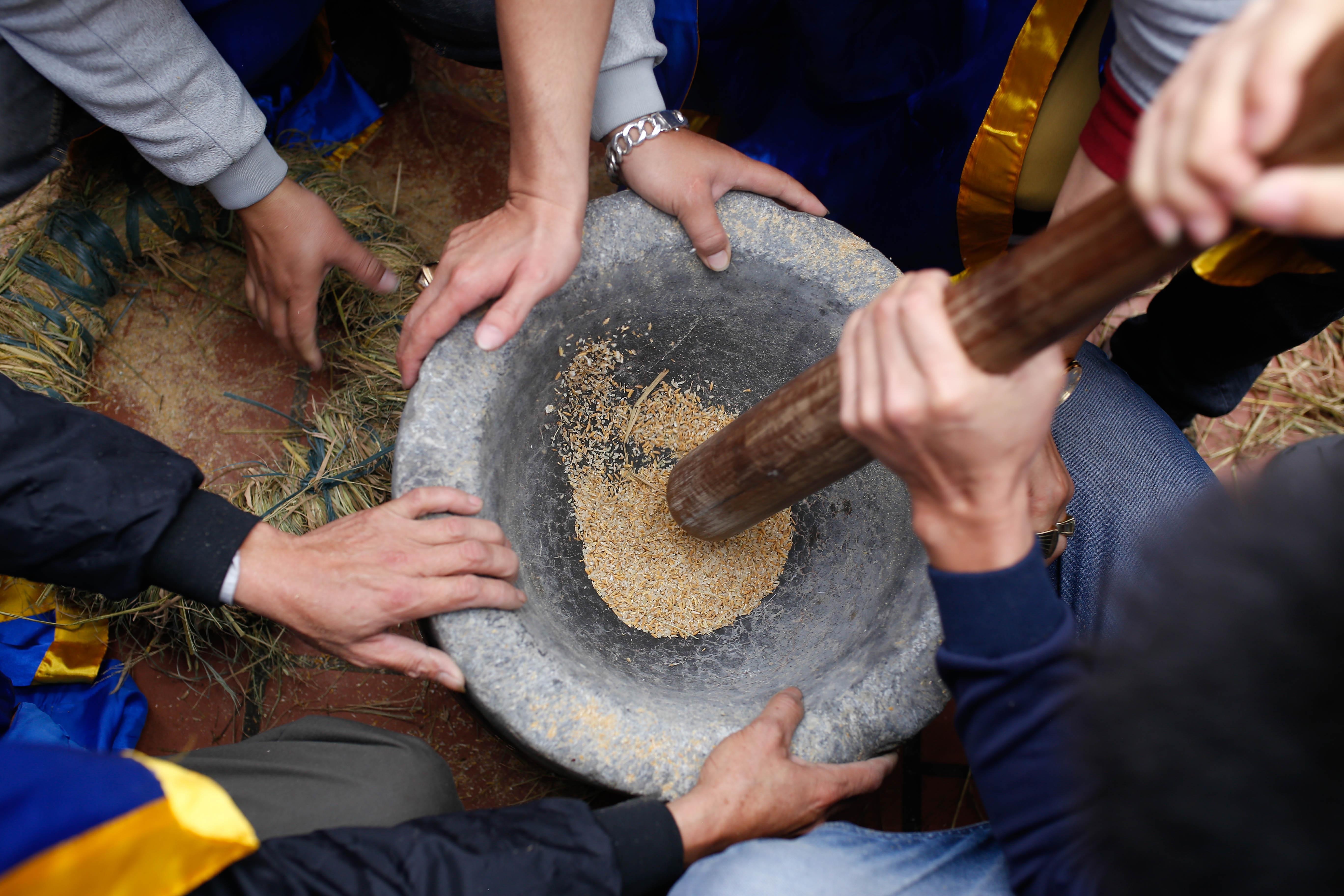 Cuoc thi gia gao, nau com ngon co tu thoi Hung Vuong hinh anh