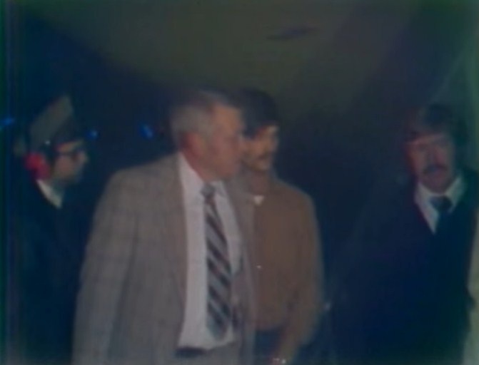 Nguoi dan ong dau doc ca nha tinh cu anh 16