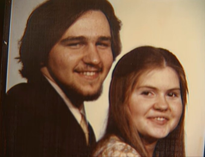 Nguoi dan ong dau doc ca nha tinh cu anh 3