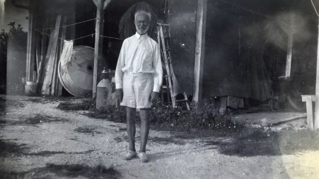 Bac si thien tai trom mo nguoi tinh anh 2