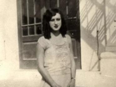 Bac si thien tai 'trom' mo nguoi tinh, song chung voi xac chet 7 nam hinh anh