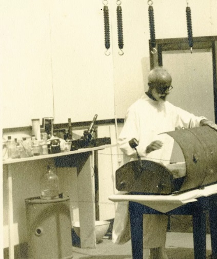 Bac si thien tai trom mo nguoi tinh anh 5