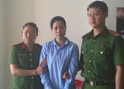 Nu tiep thi bia bat khoc tai hien truong nam thanh nien bi dam chet hinh anh