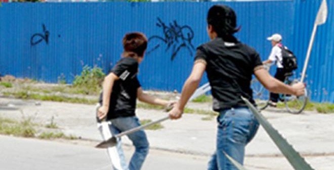 Thieu nien 17 tuoi dam chet nguoi vi mau thuan tinh cam hinh anh
