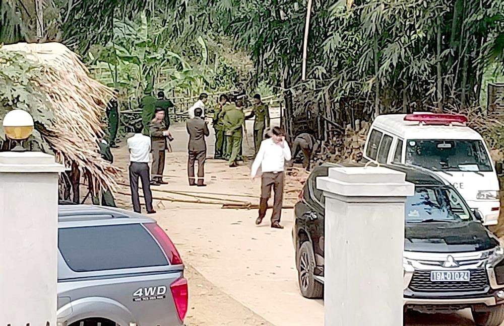 no min cuong hon gai tre anh 2