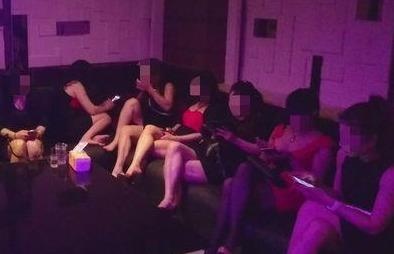 'Binh doan ngoai tich' ban dam tai pho den do Dai Loan hinh anh