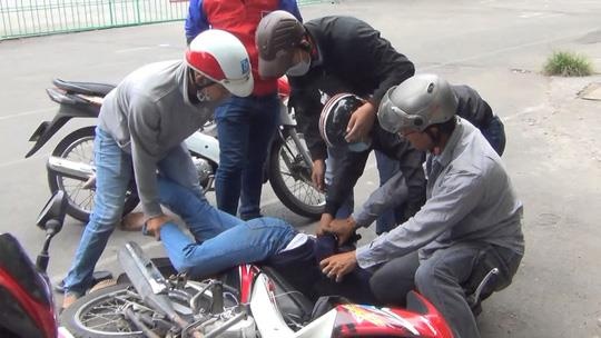 Trinh sat pha tan bi mat cua 3 nguoi dan ong o TP.HCM hinh anh