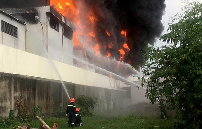 7 gio khong che dam chay trong khu cong nghiep hinh anh