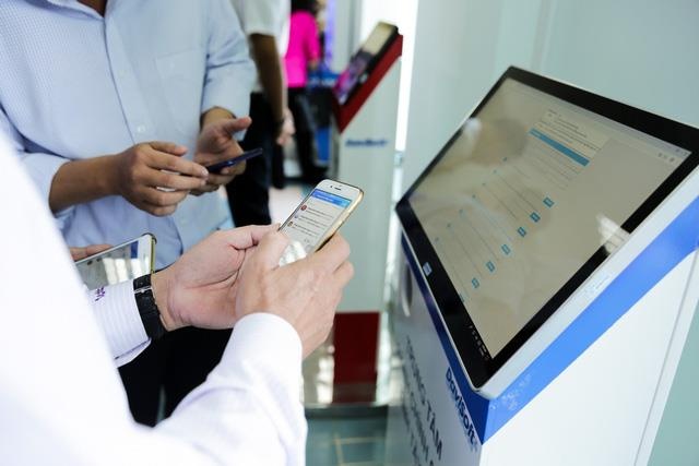 Phia sau cau chuyen chua den 4% nguoi Viet biet 'lam giay to' qua mang hinh anh