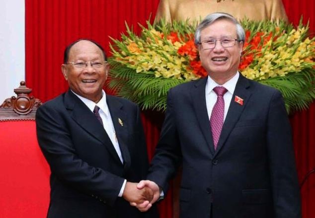 Thuong truc Ban Bi thu tiep doan dai bieu cap cao Quoc hoi Campuchia hinh anh